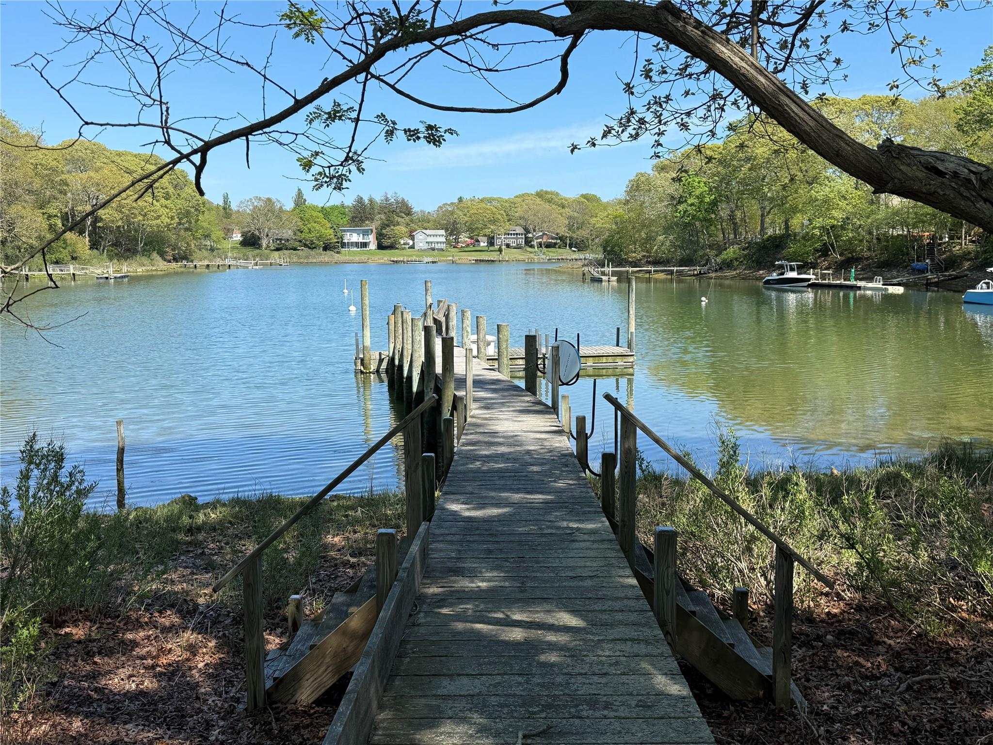 15 South Menantic Road Shelter Island, NY 11964 - Photo 7 of 44