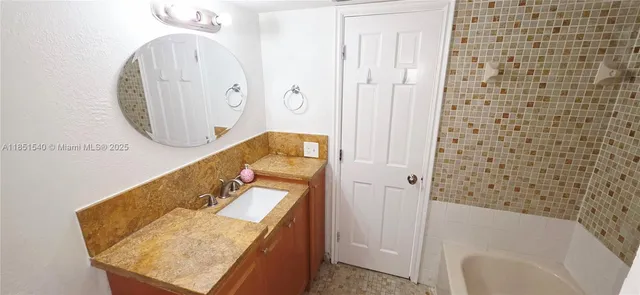 $2,200 | 10425 Southwest 112th Avenue, Unit 219, Miami, FL 33176