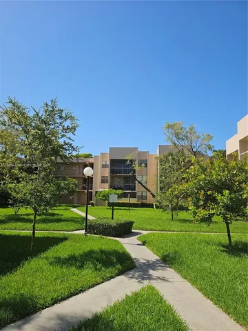 $2,200 | 10425 Southwest 112th Avenue, Unit 219, Miami, FL 33176