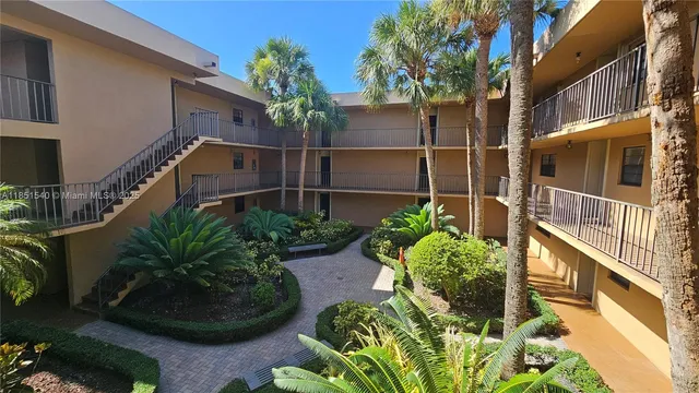 $2,200 | 10425 Southwest 112th Avenue, Unit 219, Miami, FL 33176