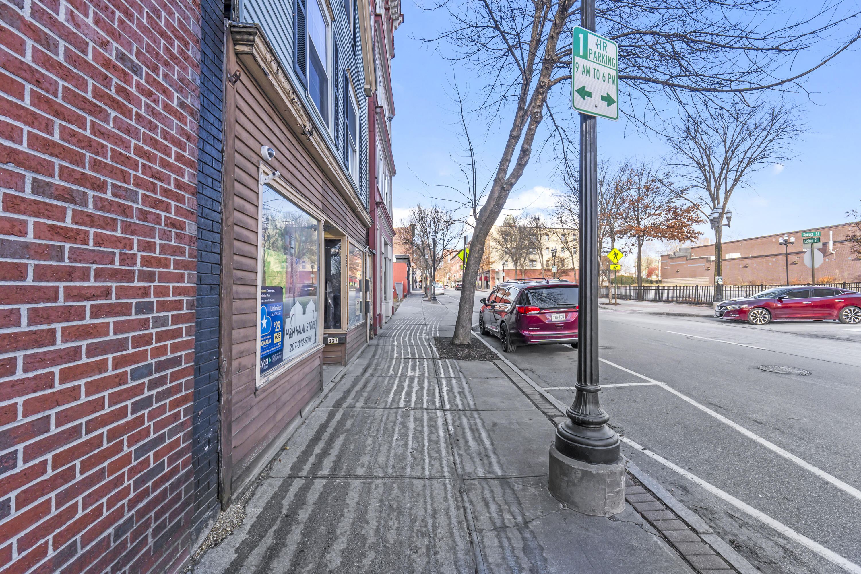 337 Lisbon Street Lewiston, ME 04240 - Photo 4 of 84 337 Lisbon St_104