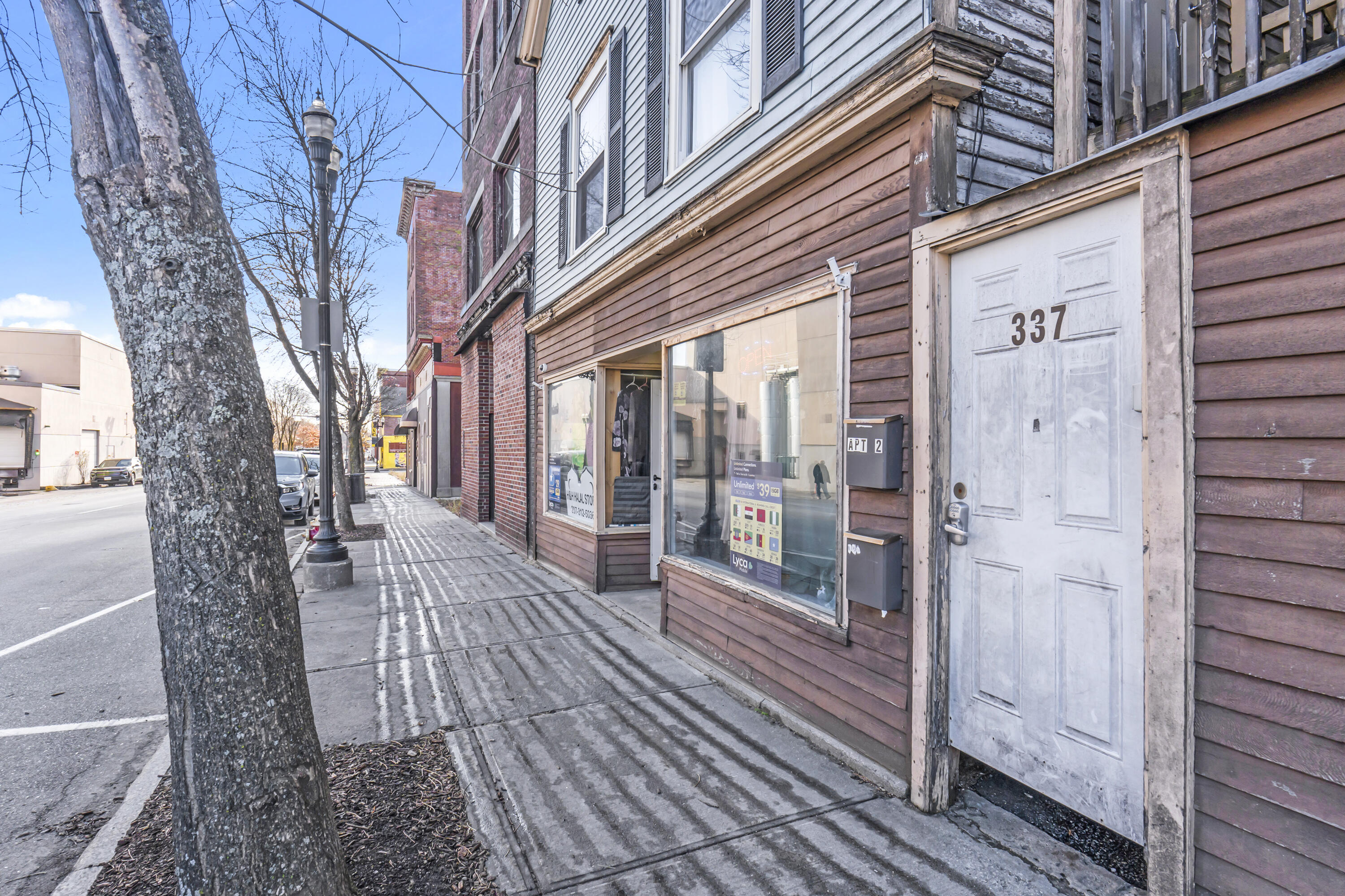 337 Lisbon Street Lewiston, ME 04240 - Photo 6 of 84 337 Lisbon St_106