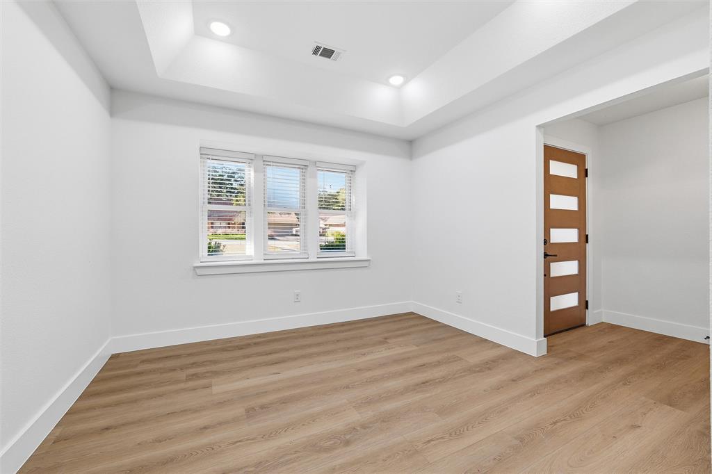 3909 Rustic Forest Trail Arlington, TX 76016 - Photo 2 of 14 an empty room with windows and closet