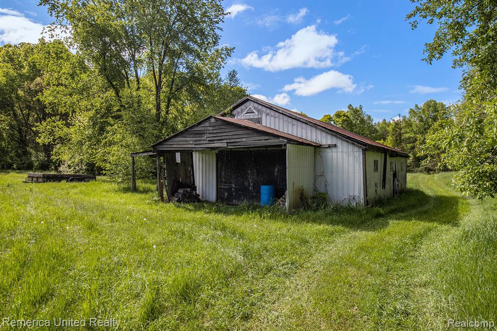 400 East Schafer Road Pinckney, MI 48169 - Photo 31 of 39