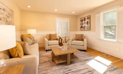 $749,000 | 533 North Avenue, Barrington, IL 60010