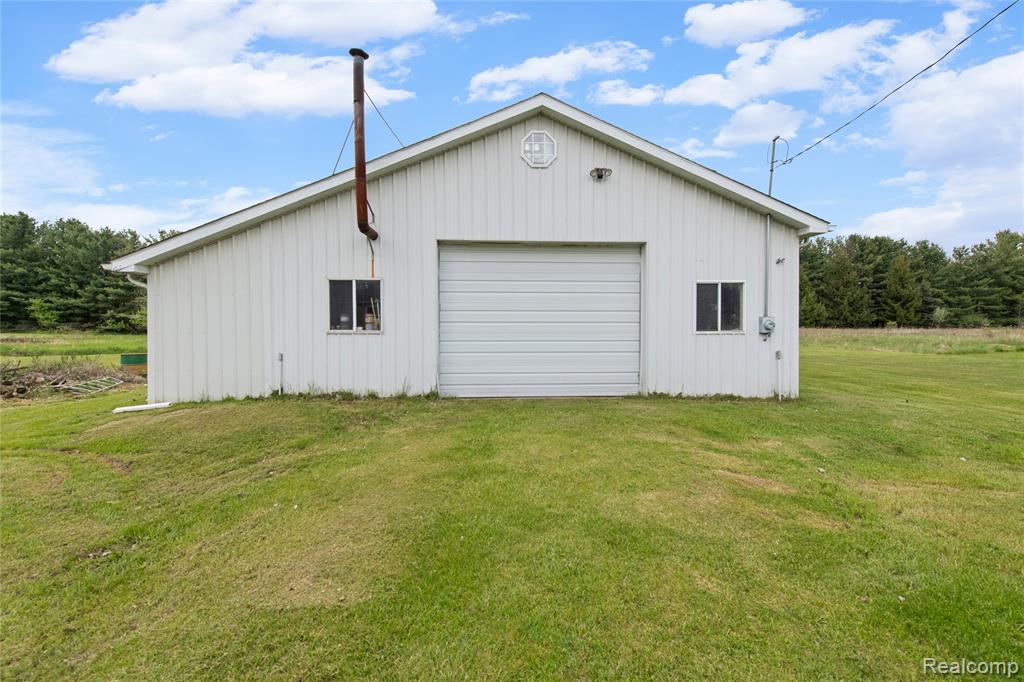 2209 Berville Road Allenton, MI 48002 - Photo 32 of 44