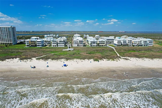 $374,800 | 1401 East Beach Drive, Unit 509, Galveston, TX 77550