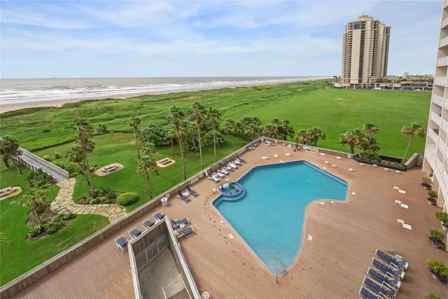 $374,800 | 1401 East Beach Drive, Unit 509, Galveston, TX 77550