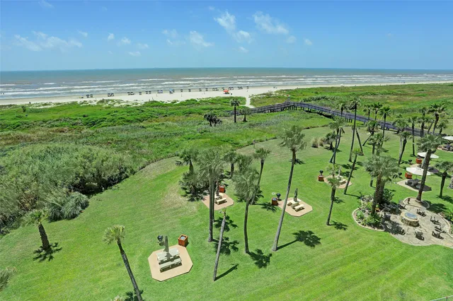 $374,800 | 1401 East Beach Drive, Unit 509, Galveston, TX 77550