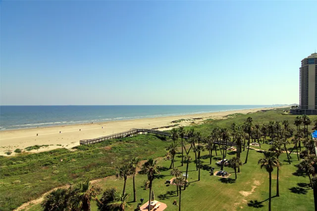 $374,800 | 1401 East Beach Drive, Unit 509, Galveston, TX 77550