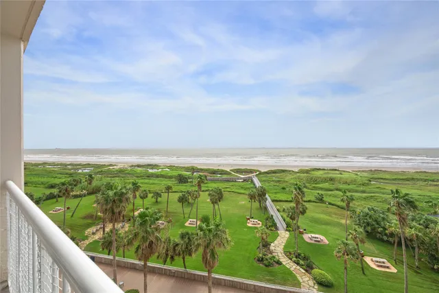 $374,800 | 1401 East Beach Drive, Unit 509, Galveston, TX 77550