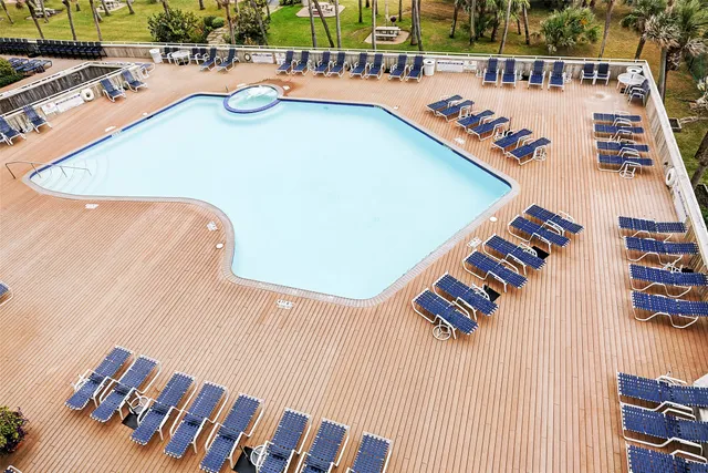 $374,800 | 1401 East Beach Drive, Unit 509, Galveston, TX 77550