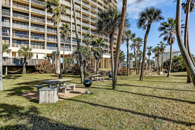 $374,800 | 1401 East Beach Drive, Unit 509, Galveston, TX 77550
