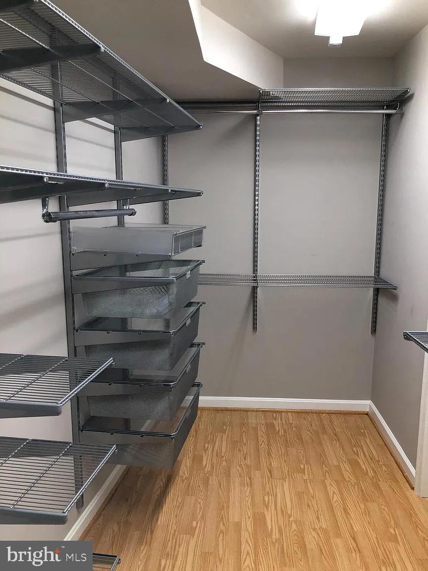1101 South Arlington Ridge Road, Unit 913 Arlington, VA 22202 - Photo 11 of 39