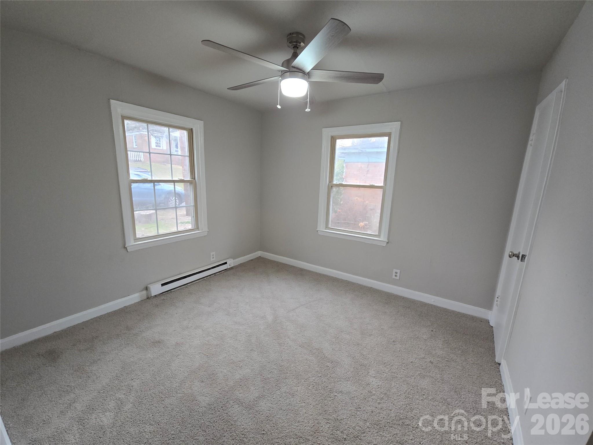 638 Miller Street Charlotte, NC 28203 - Photo 8 of 13 an empty room with a window