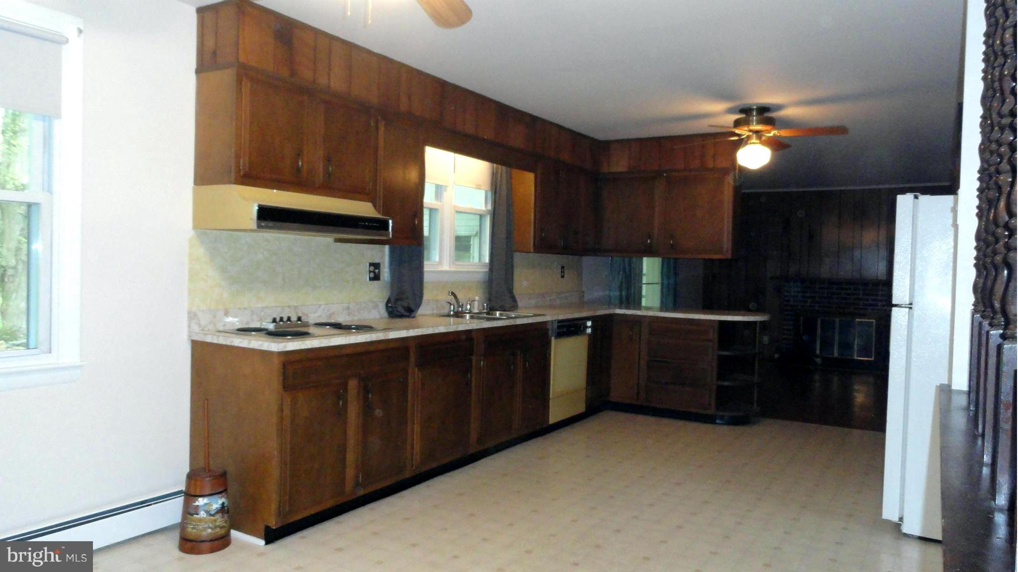 631 Meadow Branch Road Westminster, MD 21158 - Photo 5 of 29 Kitchen
