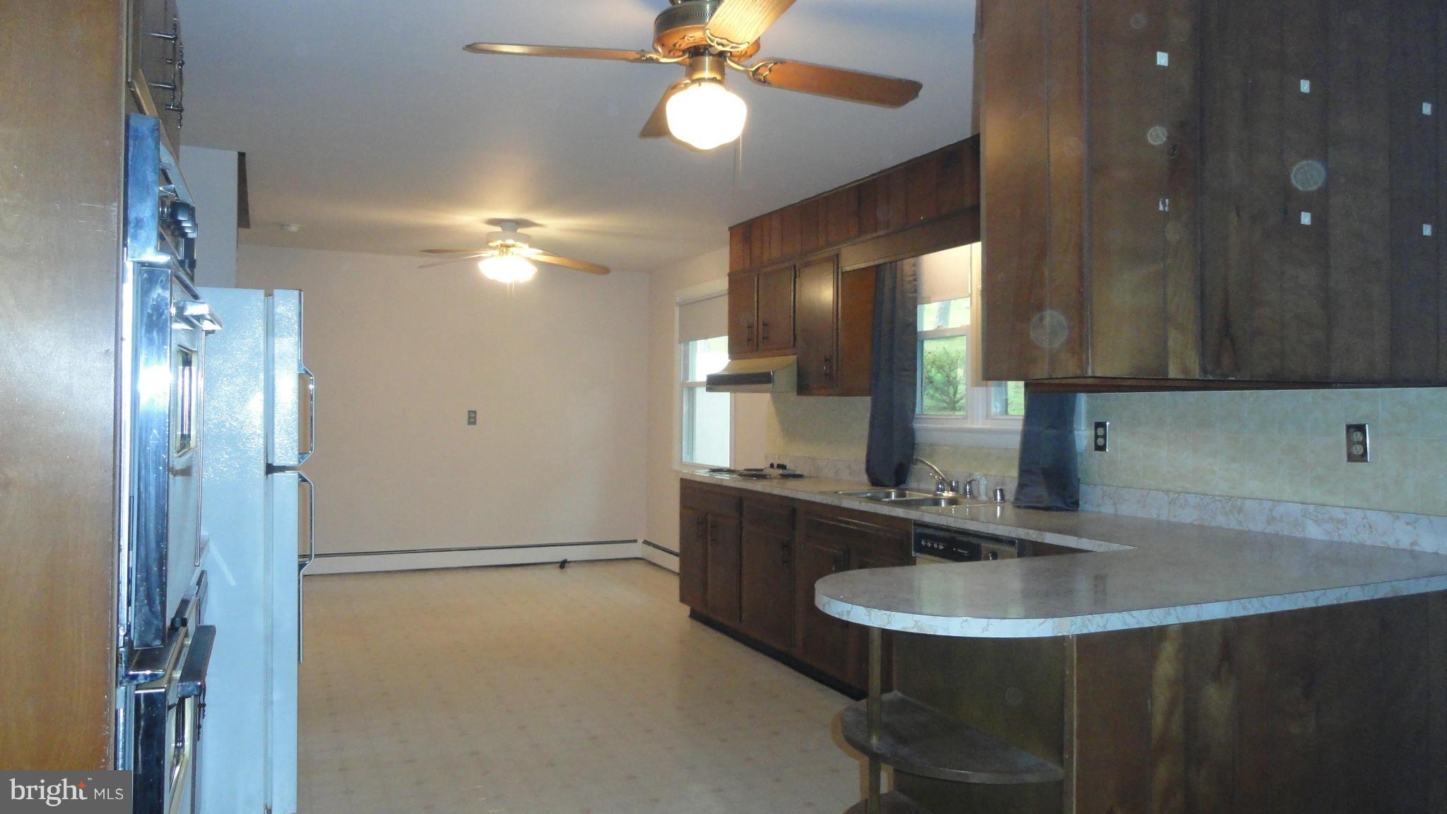 631 Meadow Branch Road Westminster, MD 21158 - Photo 6 of 29 Kitchen
