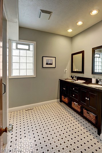 3272 East Scarborough Road Cleveland, OH 44118 - Photo 10 of 18 Upgraded first floor bath..