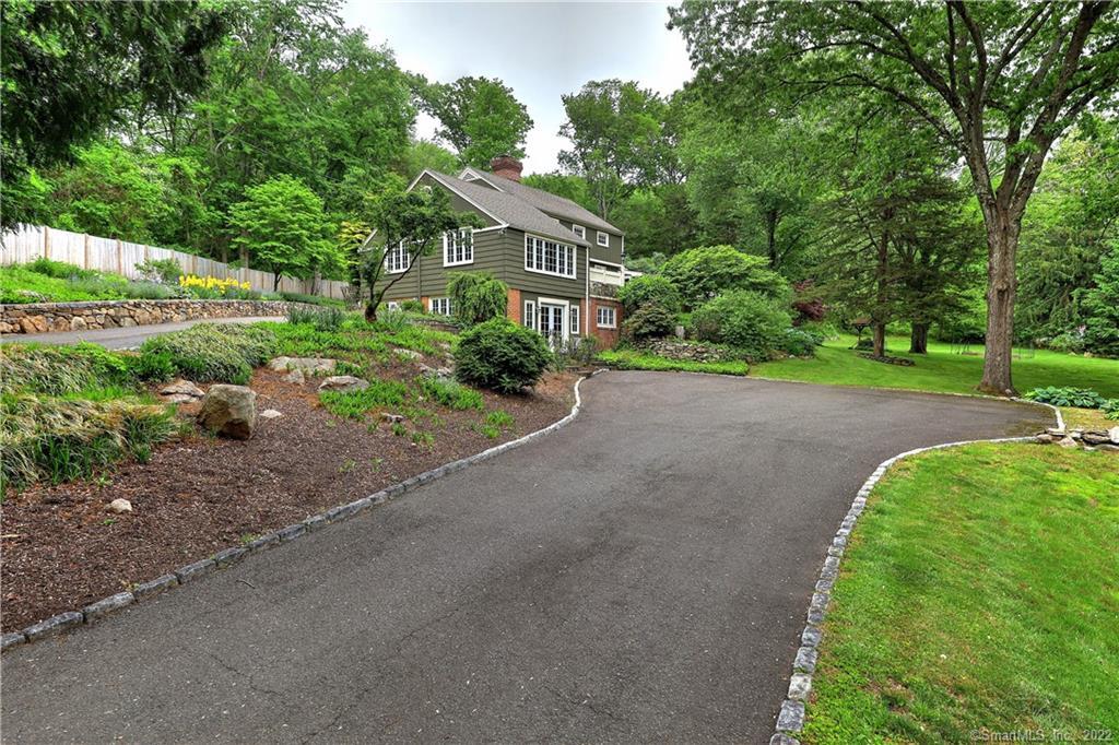 18 Hedgehog Road Trumbull, CT 06611 - Photo 1 of 1 Private approach