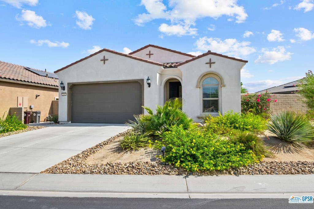 34 Syrah, Rancho Mirage, CA 92270 Compass