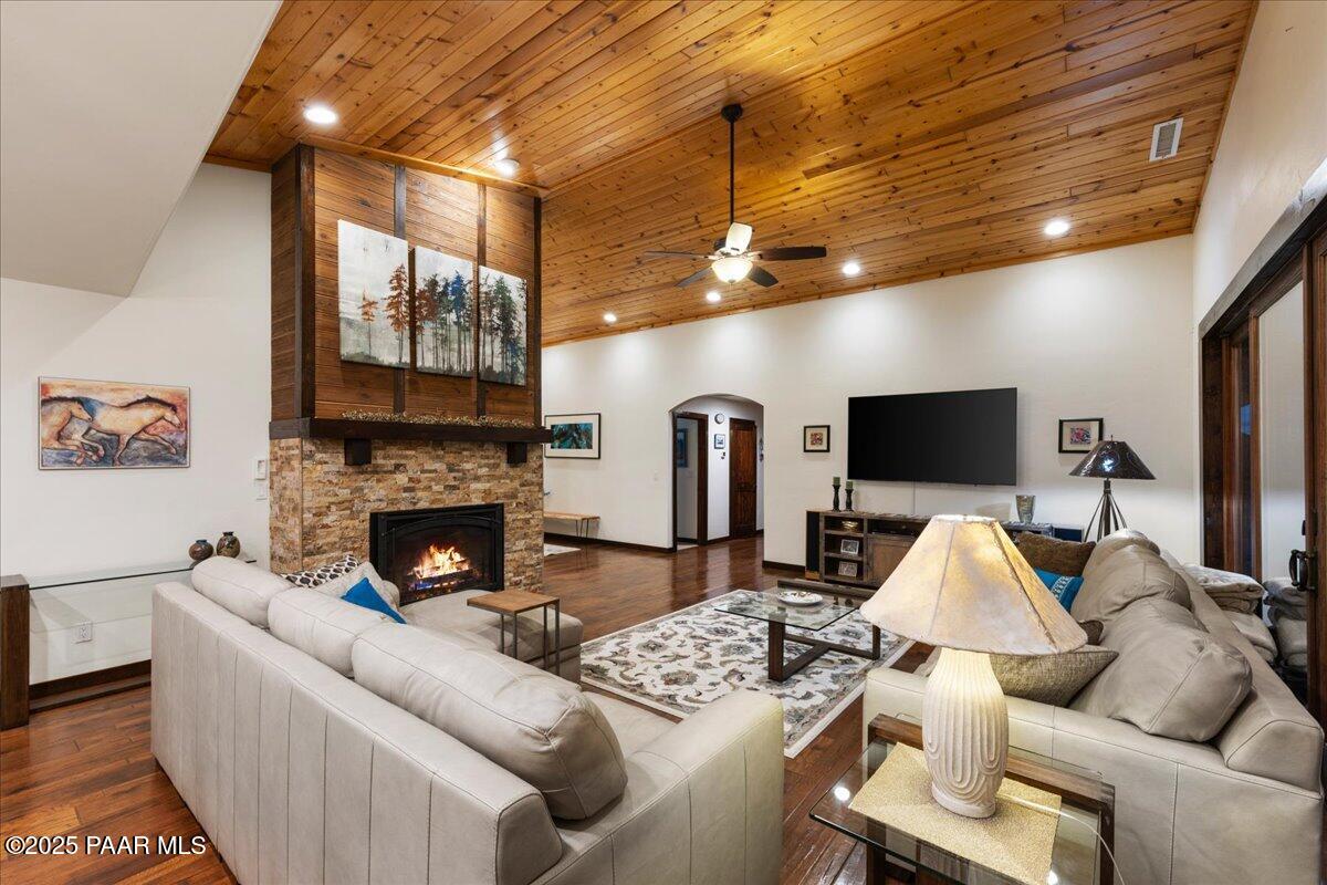 6329 North Dewey Road Prescott, AZ 86305 - Photo 23 of 101 022-Living Room