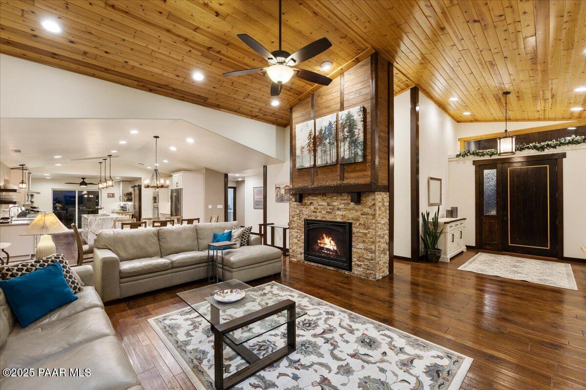 6329 North Dewey Road Prescott, AZ 86305 - Photo 25 of 101 024-Living Room