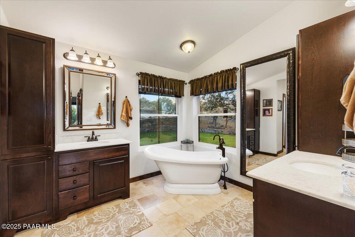6329 North Dewey Road Prescott, AZ 86305 - Photo 43 of 101 042-Primary Suite