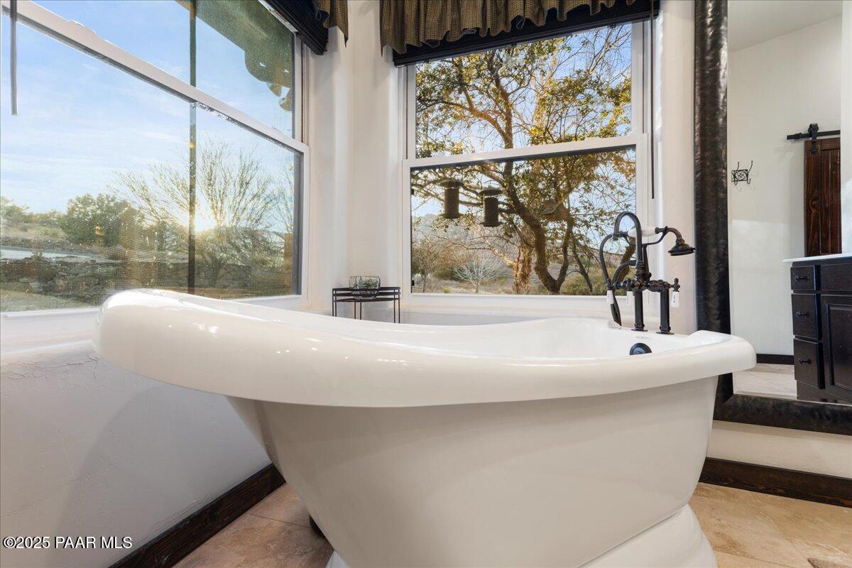 6329 North Dewey Road Prescott, AZ 86305 - Photo 46 of 101 045-Primary Suite