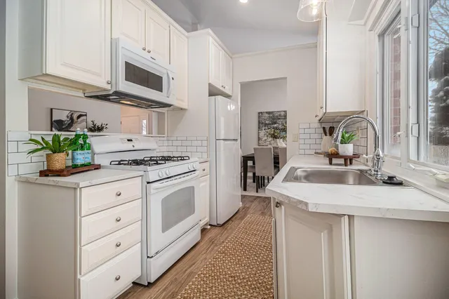 $315,000 | 3349 Burbank Drive, Ann Arbor, MI 48105