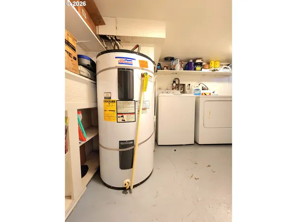 $310,000 | 328 East 5th Avenue, Sutherlin, OR 97479