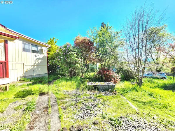 $310,000 | 328 East 5th Avenue, Sutherlin, OR 97479