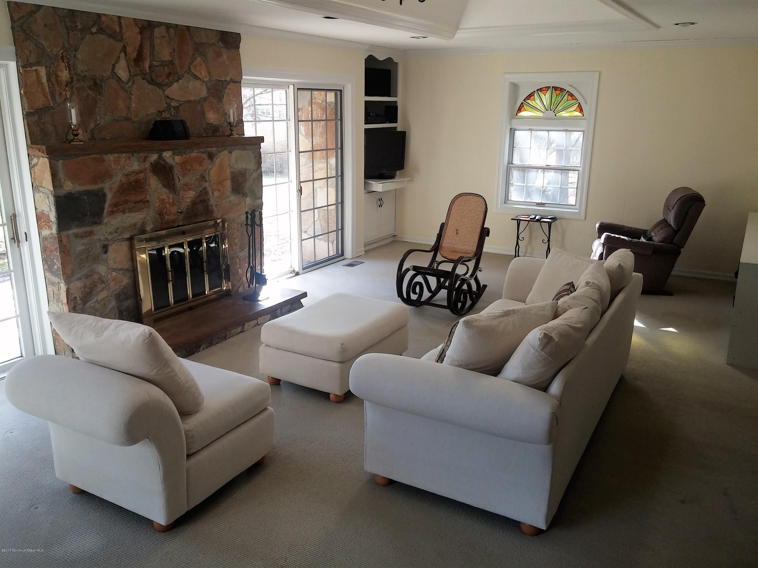 368 Bennington Road Freehold, NJ 07728 - Photo 18 of 35 great room