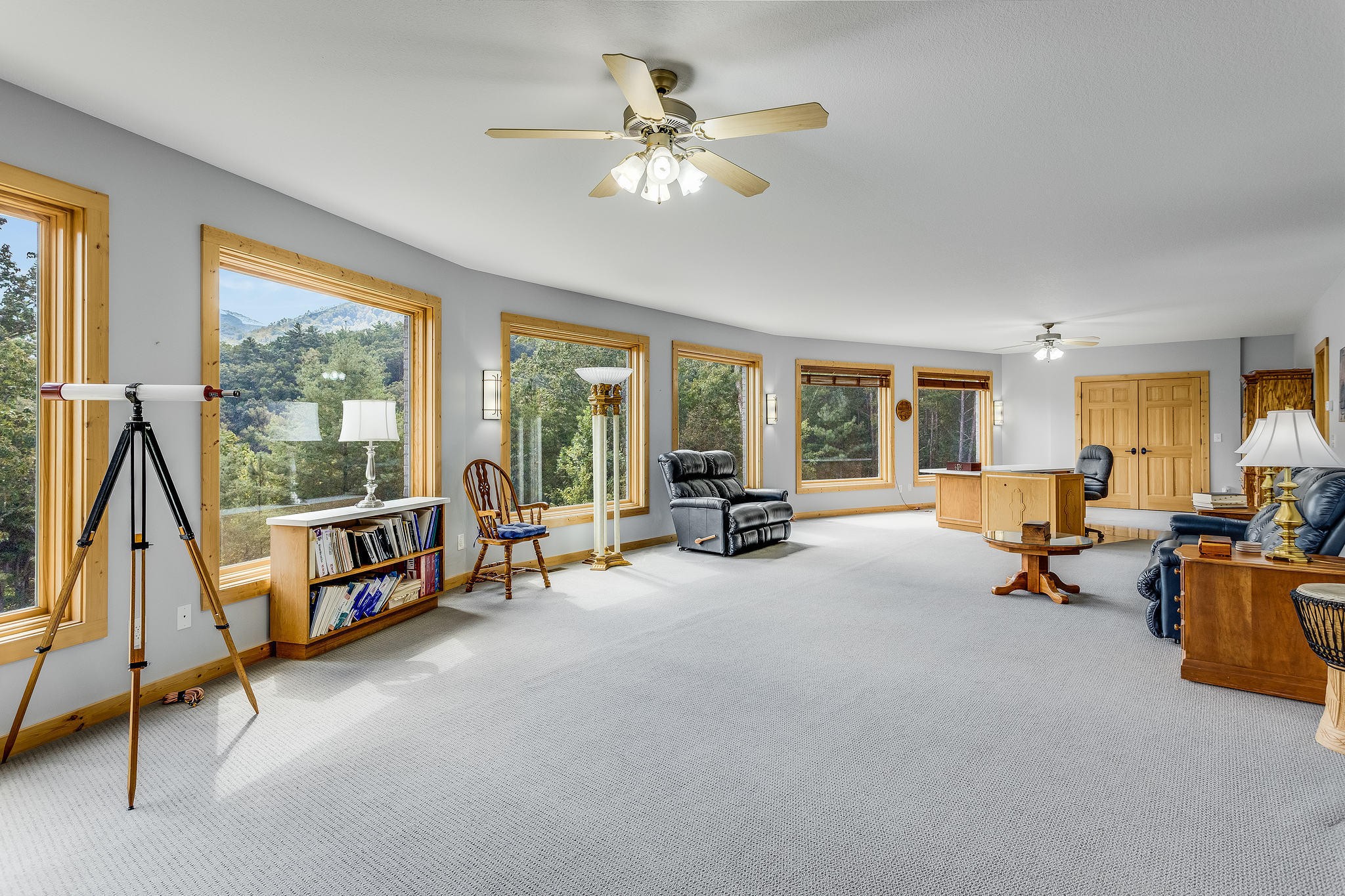 163 Kelly Ridge Road Townsend, TN 37882 - Photo 27 of 40 a living room with furniture and a large window