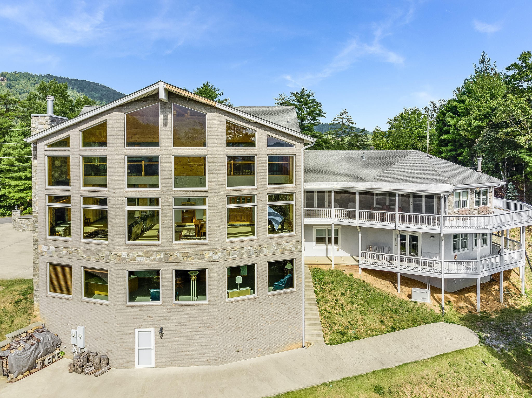163 Kelly Ridge Road Townsend, TN 37882 - Photo 5 of 40 a front view of a house with a yard