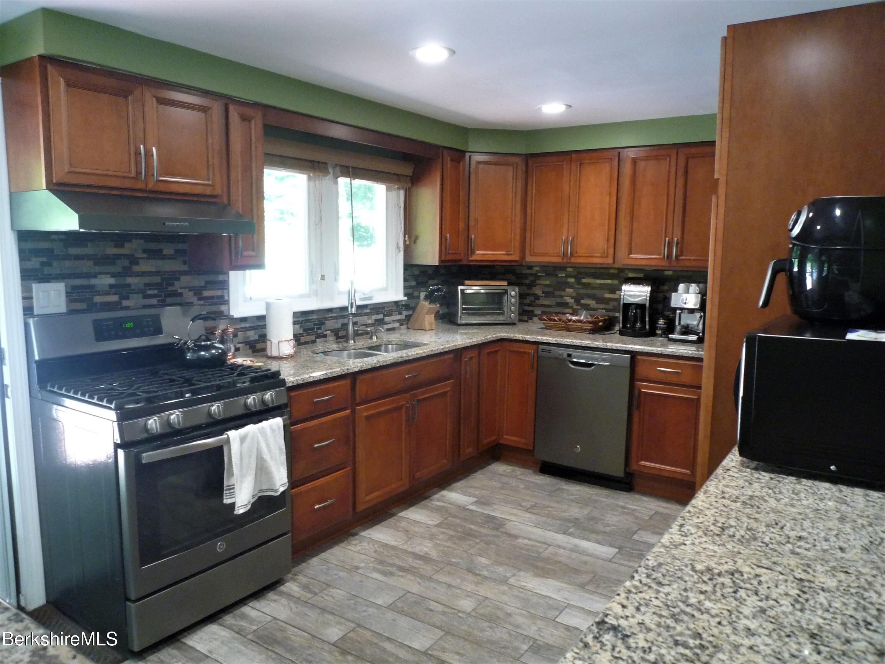 Kitchen 1-edited
