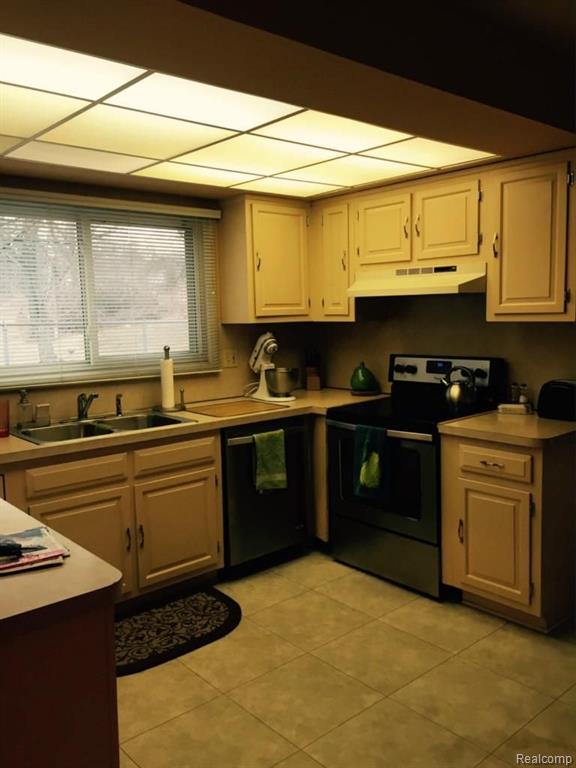35371 Spring Hill Road Farmington Hills, MI 48331 - Photo 7 of 14