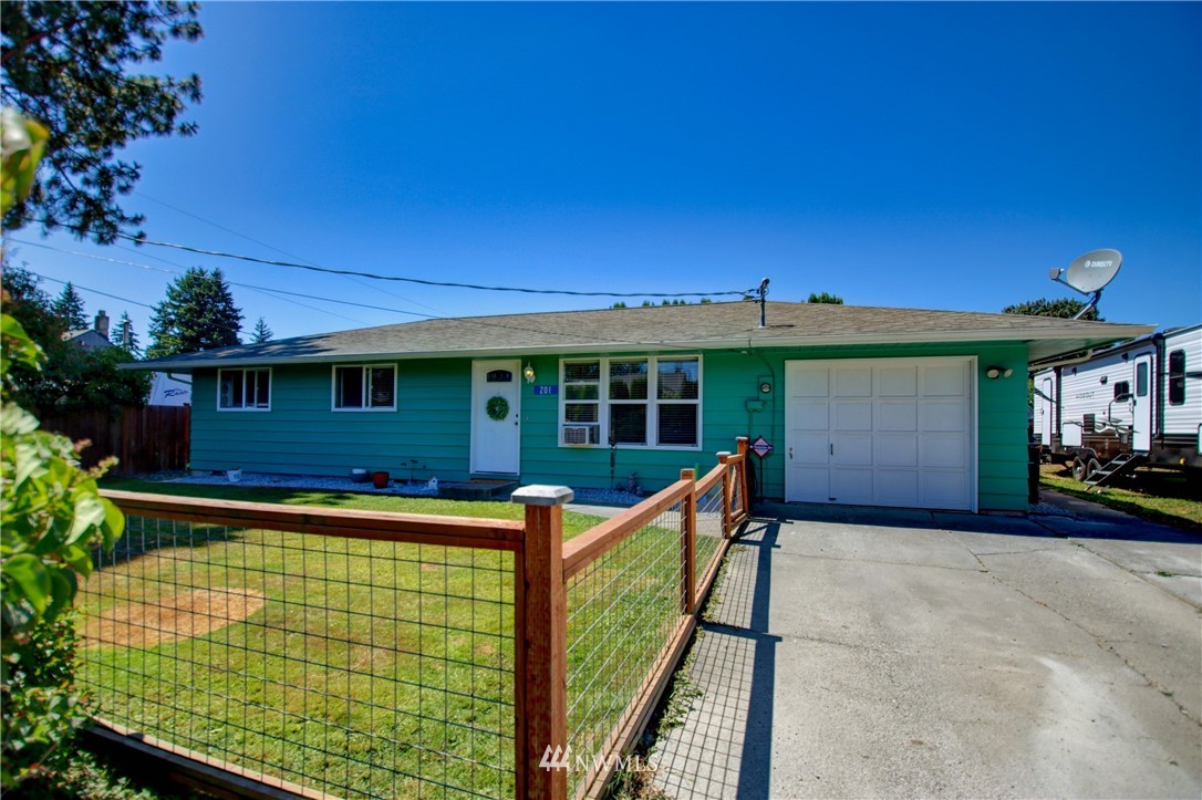 201 Gardner Road Burlington, WA 98233 - Photo 1 of 36 Gallery Image 1