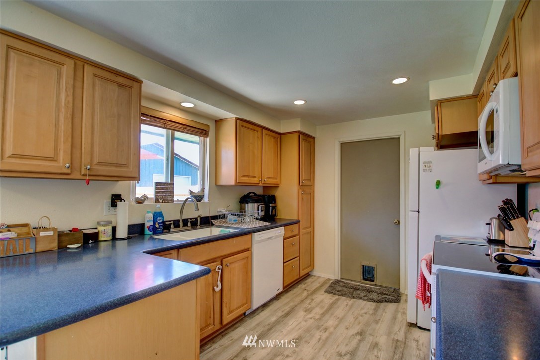 201 Gardner Road Burlington, WA 98233 - Photo 8 of 36 Gallery Image 8