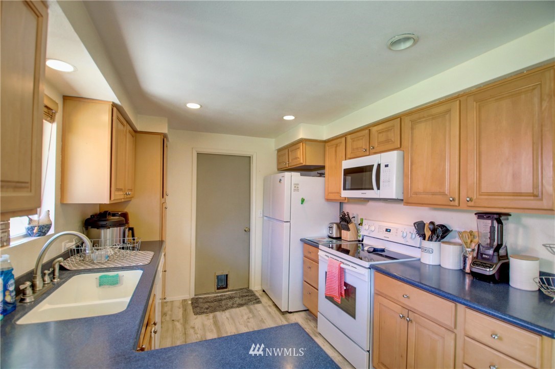 201 Gardner Road Burlington, WA 98233 - Photo 9 of 36 Gallery Image 9