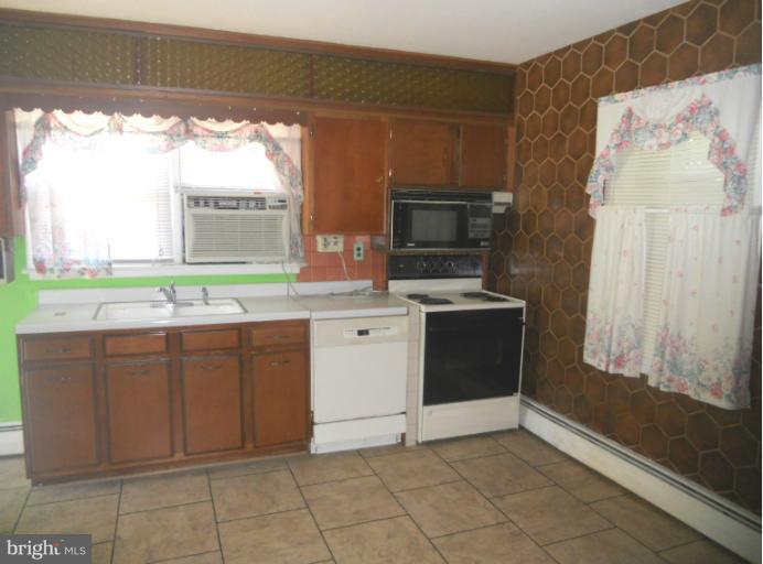 3682 Solomons Island Road Huntingtown, MD 20639 - Photo 4 of 11 Kitchen