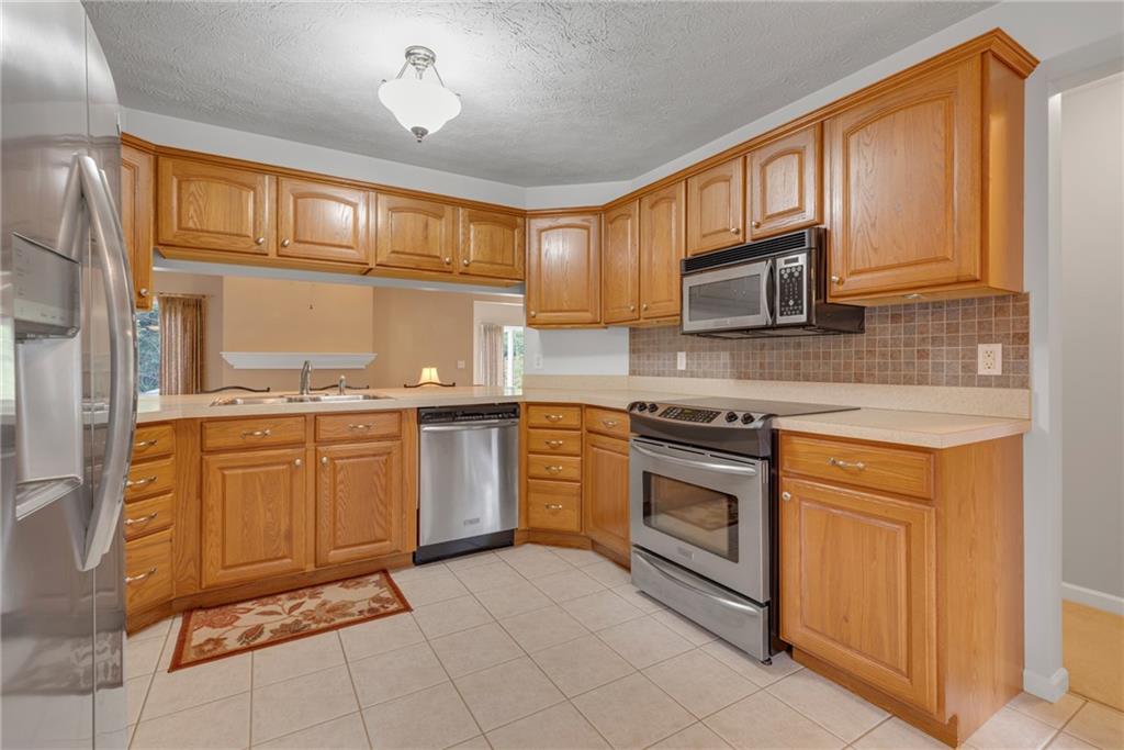 4029 Patterson Road Aliquippa, PA 15001 - Photo 3 of 41 Gallery Image 3