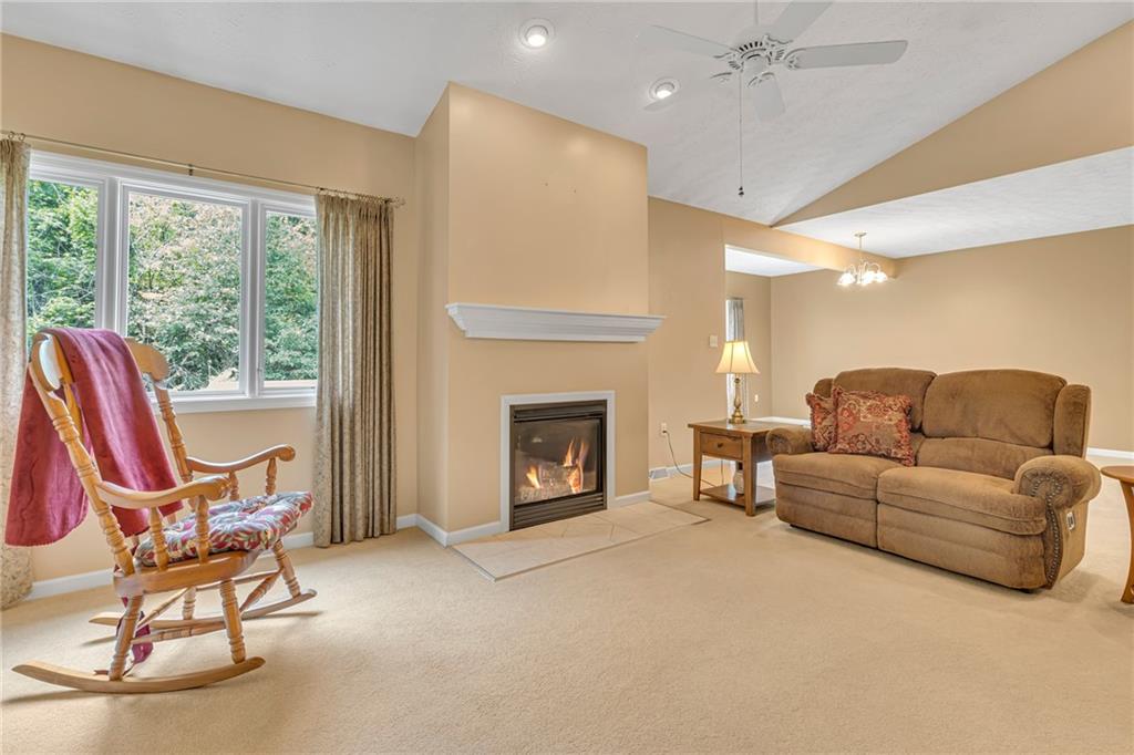 4029 Patterson Road Aliquippa, PA 15001 - Photo 7 of 41 Gallery Image 7