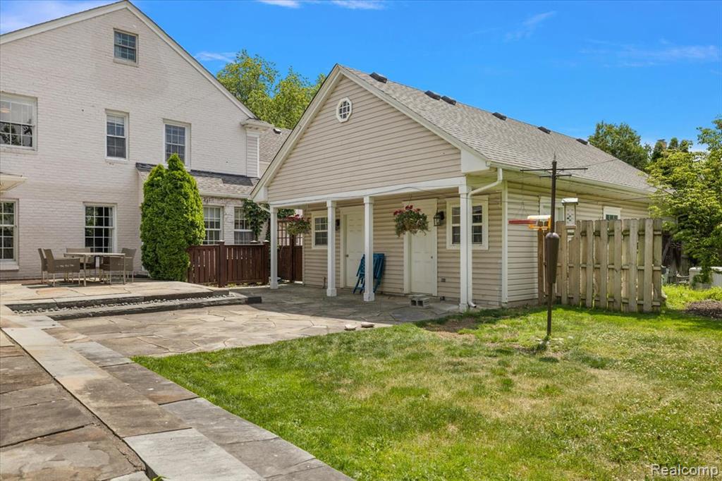 1051 Devonshire Road Grosse Pointe, MI 48230 - Photo 74 of 99
