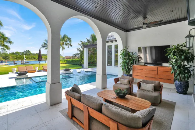 $8,595,000 | 14140 Paradise Point Road, Palm Beach Gardens, FL 33410