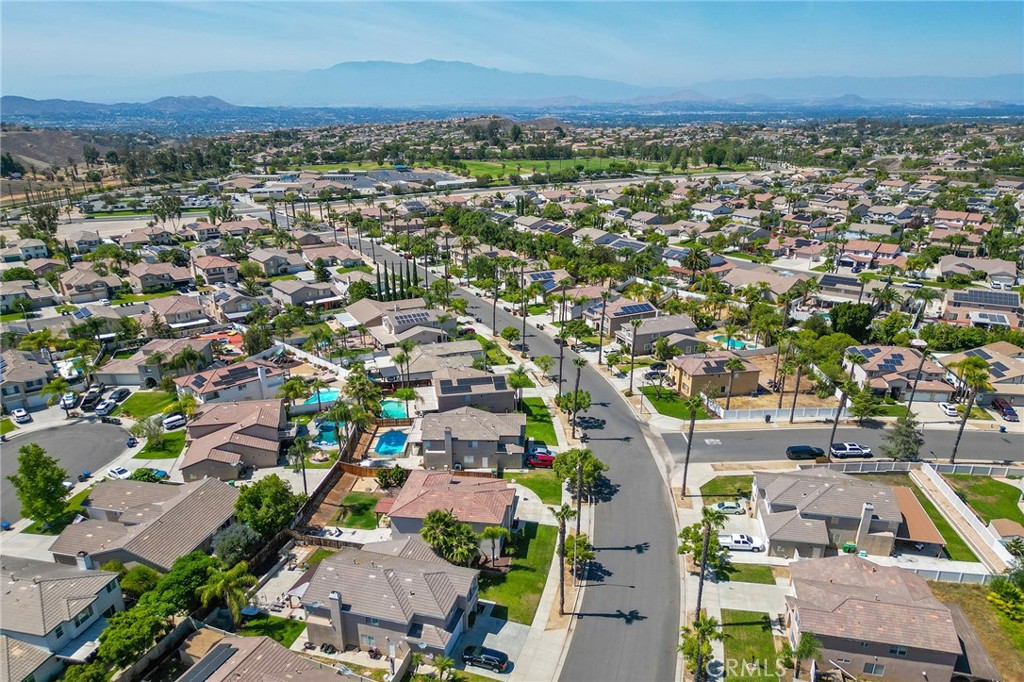 17889 Orangewood Lane Riverside, CA 92503 - Photo 42 of 43