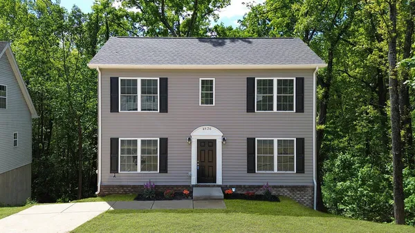 $1,999 | 4626 Autumn Lane Northwest, Roanoke, VA 24017