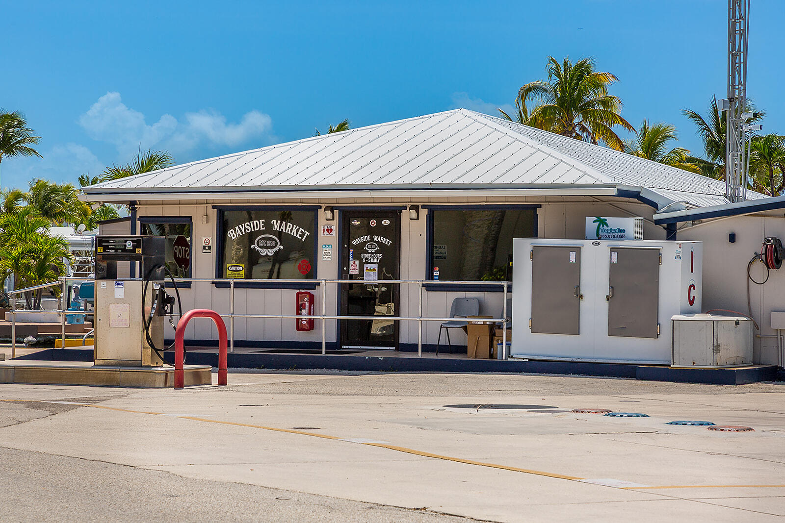 65821 Overseas Highway, Unit 35 Long Key, FL 33001 - Photo 63 of 82 a front view of a house with a garage