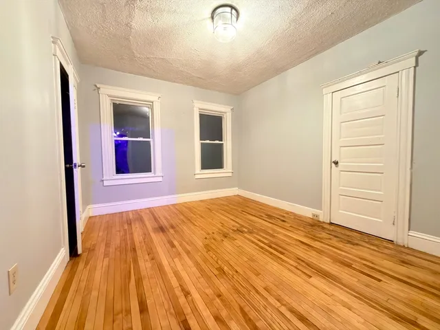 $2,400 | 90 Vernon Street, Unit 3, Worcester, MA 01610