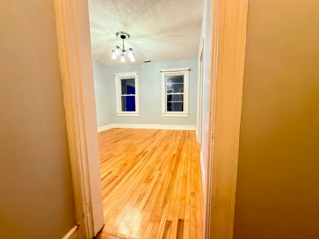 $2,400 | 90 Vernon Street, Unit 3, Worcester, MA 01610