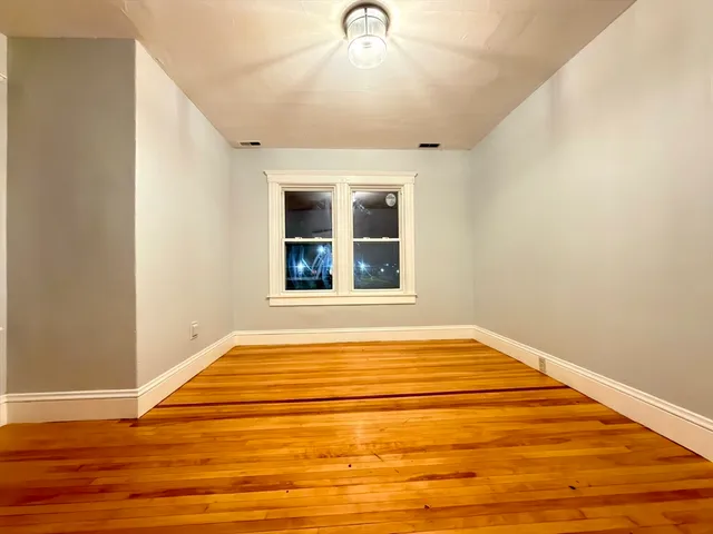 $2,400 | 90 Vernon Street, Unit 3, Worcester, MA 01610